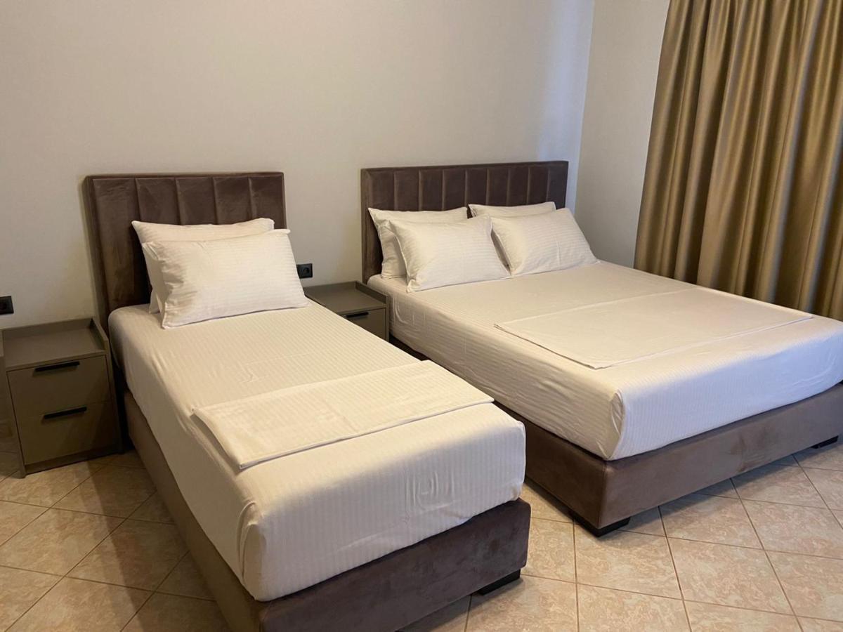 Hotel Lili Sarandë Buitenkant foto