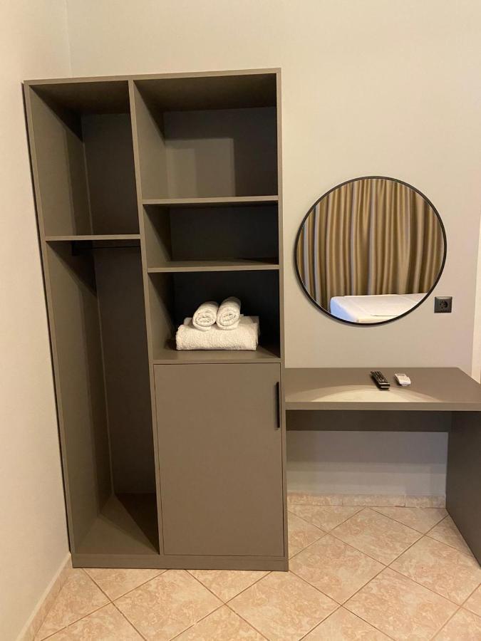 Hotel Lili Sarandë Buitenkant foto