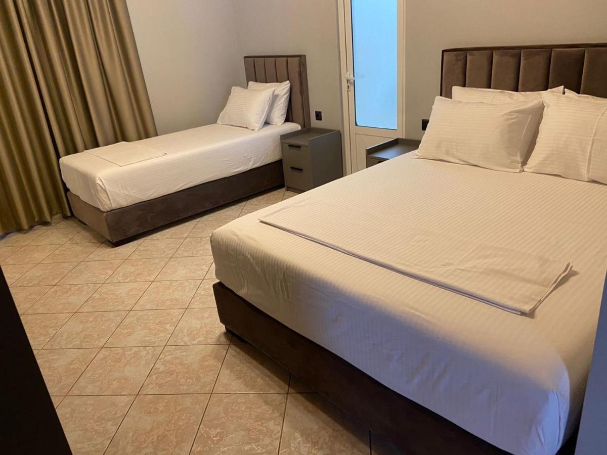 Hotel Lili Sarandë Buitenkant foto