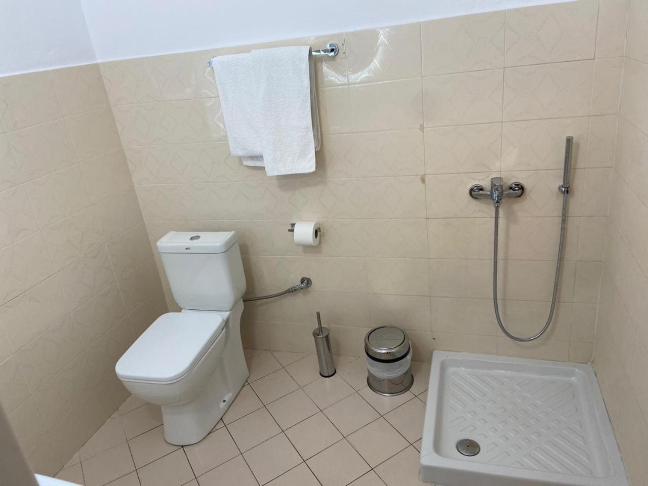 Hotel Lili Sarandë Kamer foto